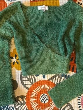 RIHOAS Green Fuzzy V-Neck Wrap Cropped Sweater
